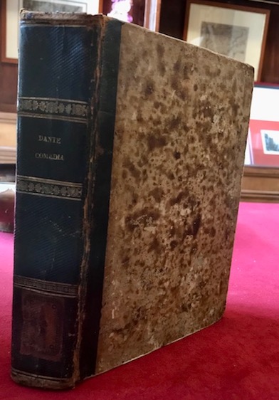 Dante Alighieri La Comedia col comento di N. Tommaseo preceduta dalla Vita di Dante scritta da Giovanni Boccaccio, da un Capitolo di Iacopo Allighieri e da un altro di Bosone da Gubbio; e seguita da un Dizionario delle voci e frasi più notabili, delle istorie, delle favole, delle perifrasi, de' nomi propri di persone e di luoghi ed altro di cui fassi menzione nel Poema. Prima edizione napolitana 1839 (1840 al frontespizio litografico) Napoli Stabilimento Tipografico di Giuseppe Cioffi